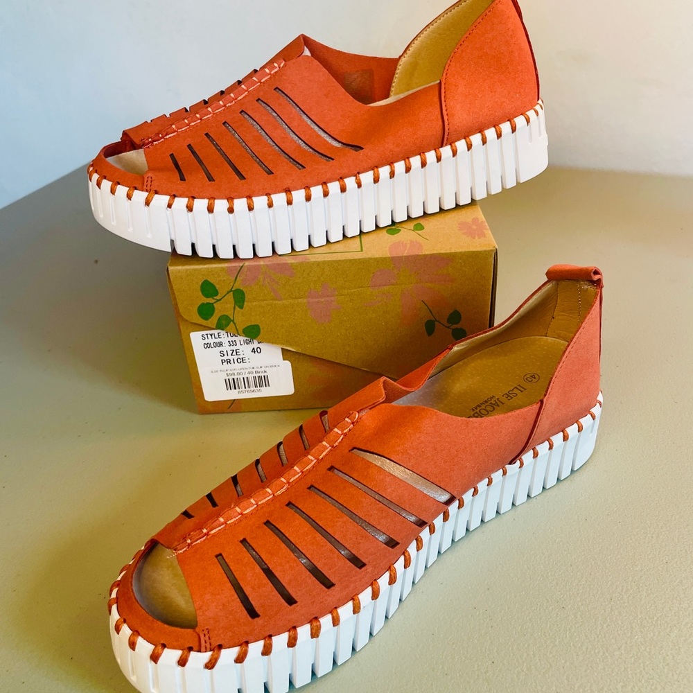 Ilse Jacobsen Women’s Size 40 Lt Brick (Orange) Open-toe Slip-ons. New in box.